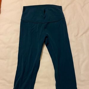 Lululemon Teal Cropped compression leggings - size 8